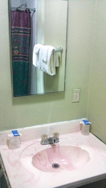 Travel Eagle Inn Motel Long Beach Room photo